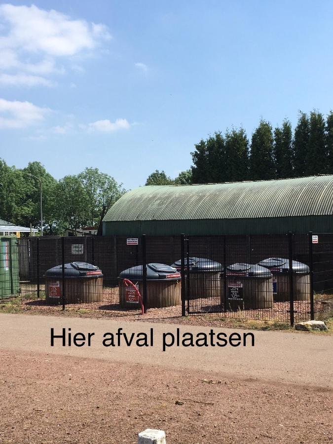 Ruime Chalet Midden In De Natuur In Lith Ngoại thất bức ảnh